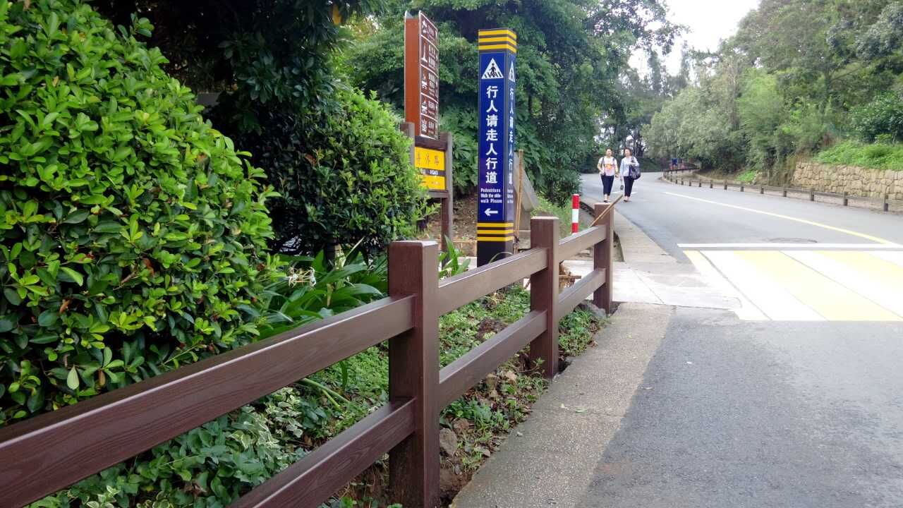 <strong>木纹漆和氟碳木纹漆的区别？</strong>